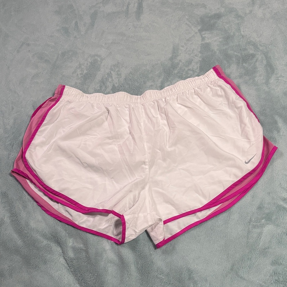 Nike Women's White and Pink Athletic Dri Fit Shorts 3X